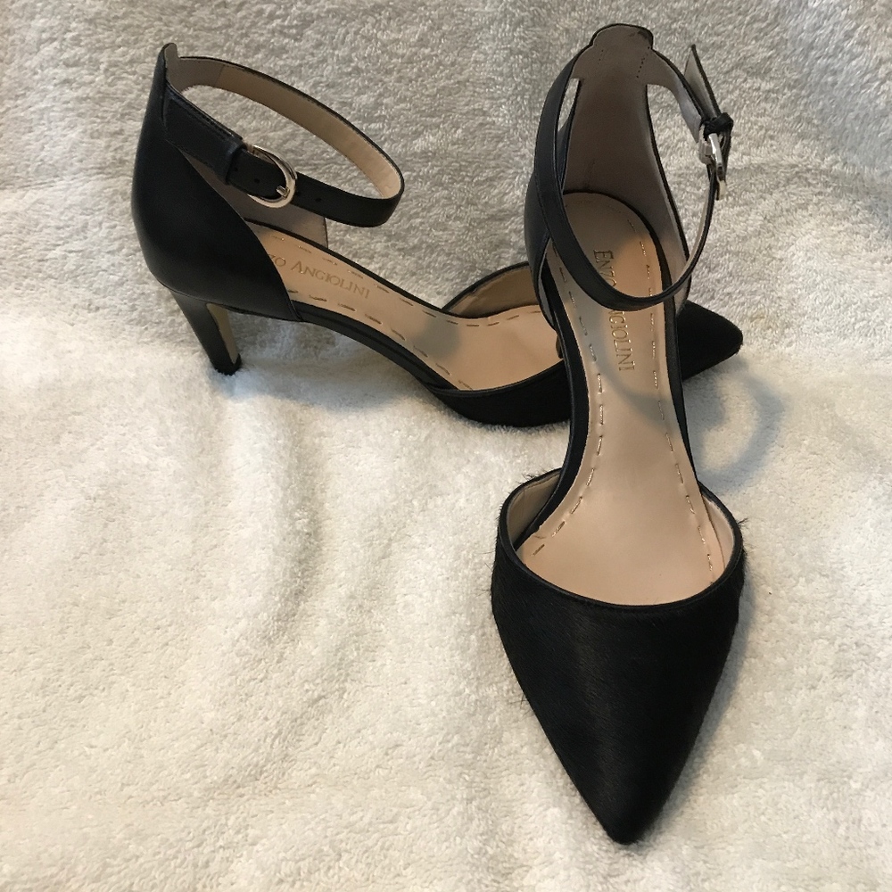 Elegant black heel with ankle strap